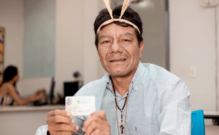 Governo do Tocantins entrega mais de 60 carteiras do artesão para lideranças Krahô