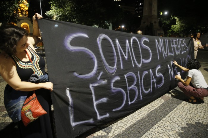 Dez perfis lésbicos para você conhecer nesse Dia da Visibilidade