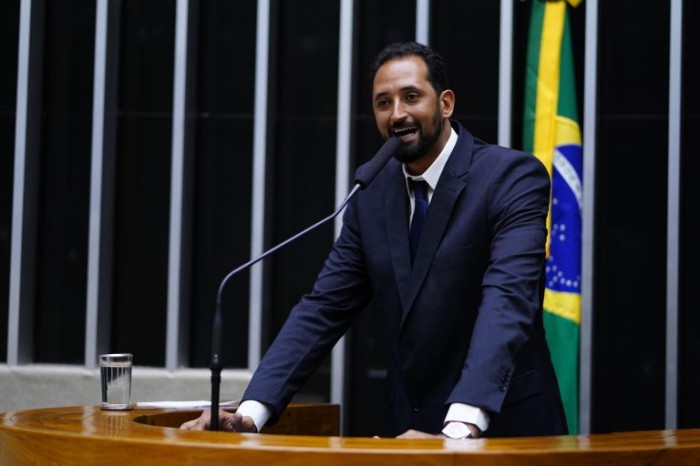 Comissão do Esporte vai discutir regulamentação de apostas no futebol