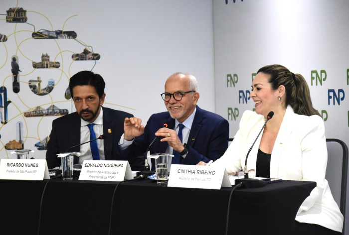 Prefeita Cinthia Ribeiro participa de reunião sobre reforma tributária no Senado Federal