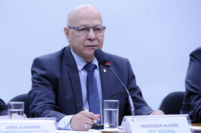 Comissão aprova projeto que prevê a promoção da igualdade de oportunidades na educação básica pública