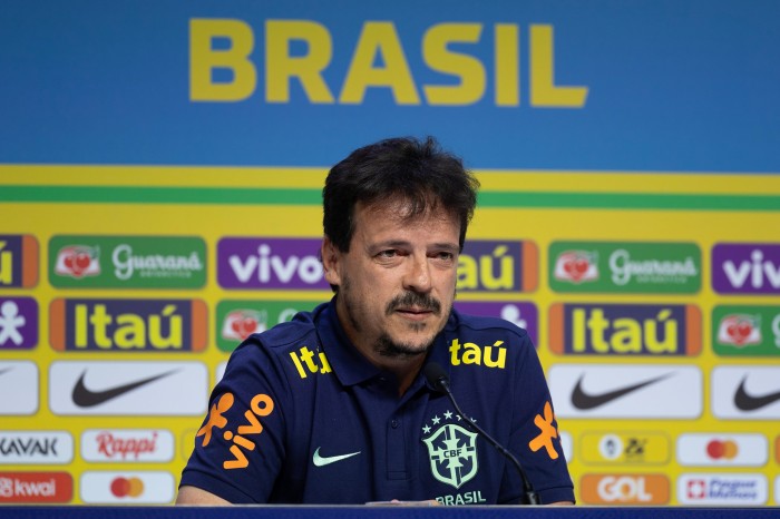 Diniz convoca Seleção praticamente sem mudanças para as eliminatórias
