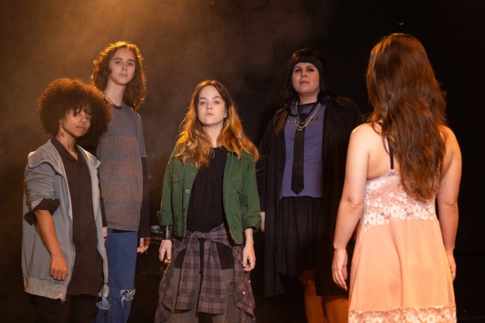 Espetáculo ‘Violeta’ estreia no Teatro Dulcina, no Rio de Janeiro